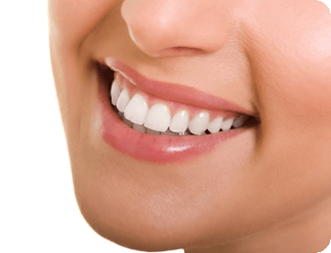 Акции в стоматологических клиниках не обошли стороной и эстетическую реставрацию зубов